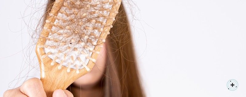 Caída del Cabello: Causas y Soluciones