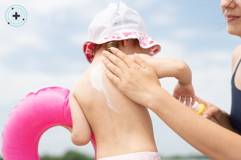 11. Gorra, botella de agua y protección frente al calor